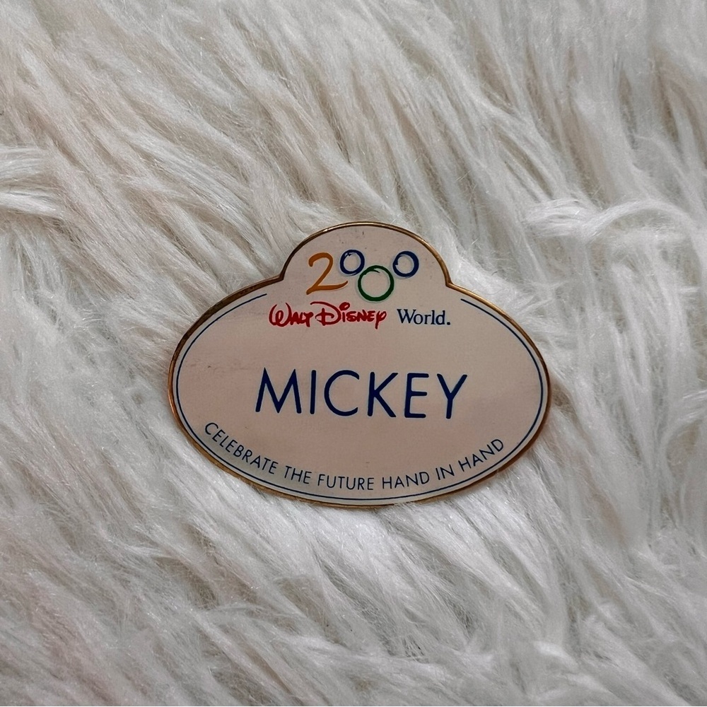 Disney Pintraders Cast Exclusive 2000 Walt Disney Celebration Pin